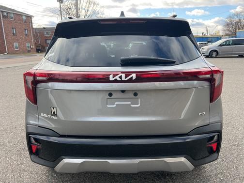 2025 Kia Seltos SX