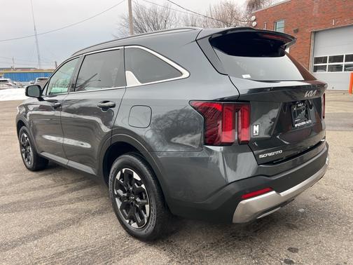 2024 Kia Sorento S