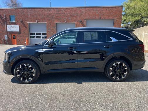 Ebony Black 2025 Kia Sorento EX