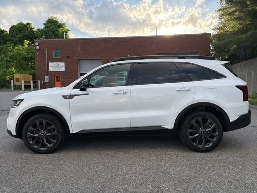 White Pearl 2022 Kia Sorento X-Line EX