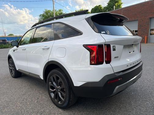 White Pearl 2022 Kia Sorento X-Line EX