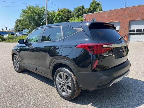 2023 Kia Seltos LX