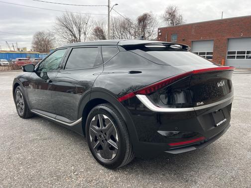 2025 Kia EV6 Light