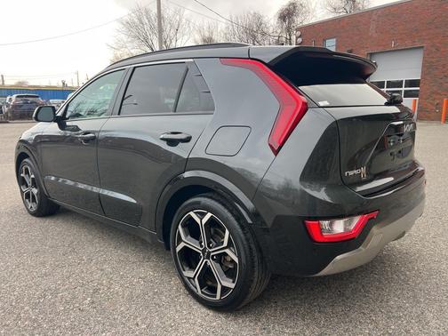 Graphite Gray 2023 Kia Niro EX Touring