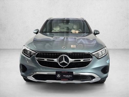 Verde 2025 Mercedes-Benz GLC 350e Base 4MATIC