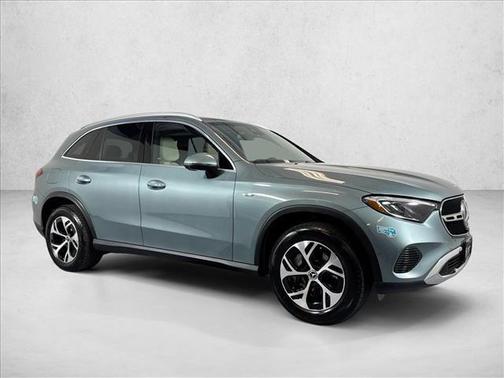 Verde 2025 Mercedes-Benz GLC 350e Base 4MATIC