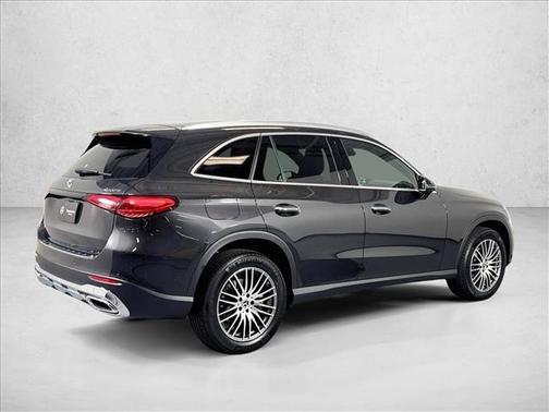 Graphite Gray Metallic 2026 Mercedes-Benz GLC 300 Base 4MATIC