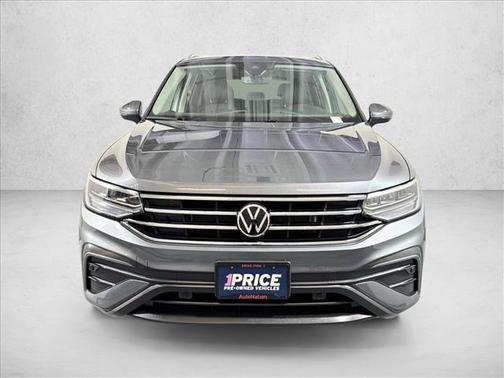 Platinum Gray Metallic 2023 Volkswagen Tiguan 2.0T SE