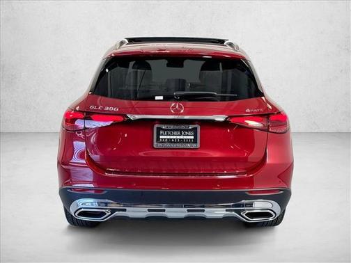 MANUFAKTUR Patagonia Red Metallic 2026 Mercedes-Benz GLC 300 Base 4MATIC
