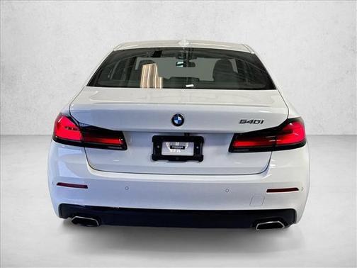 Alpine White 2023 BMW 540 i
