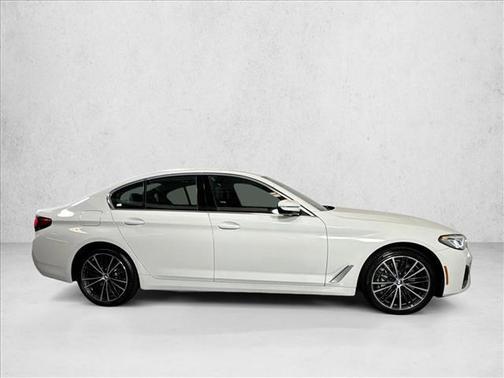 Alpine White 2023 BMW 540 i