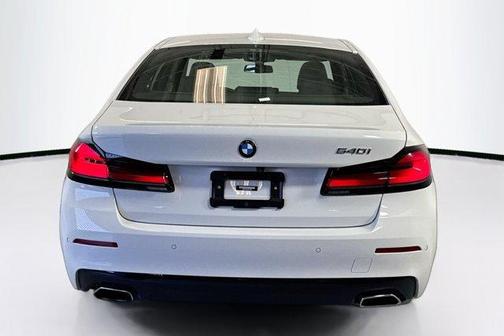 Alpine White 2023 BMW 540 i