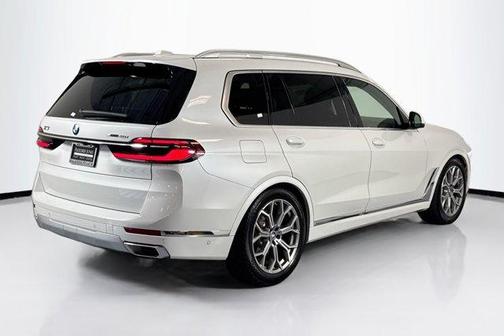 Alpine White 2023 BMW X7 xDrive40i