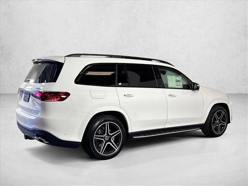 Polar White 2026 Mercedes-Benz GLS 450 4MATIC