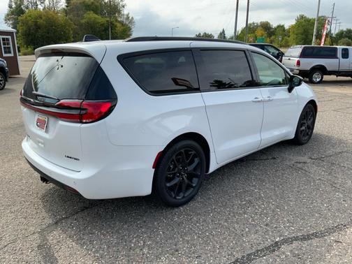 2024 Chrysler Pacifica Limited