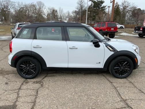 2012 MINI Cooper S Countryman Base
