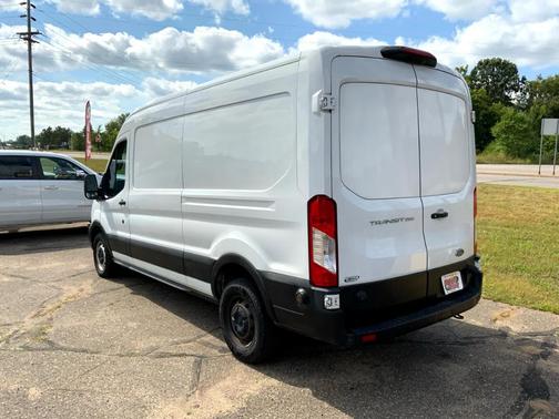 2020 Ford Transit-250 MED. ROOF W/SLIDING PASS. 130-IN. WB