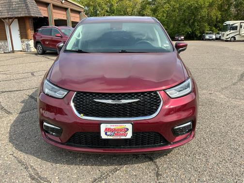 2023 Chrysler Pacifica Touring-L