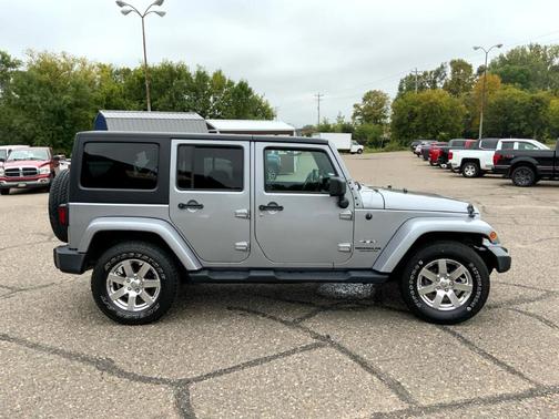 2017 Jeep Wrangler Unlimited Sahara