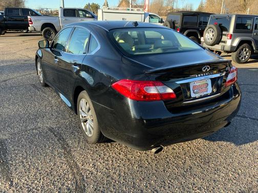 2012 INFINITI M56x Base