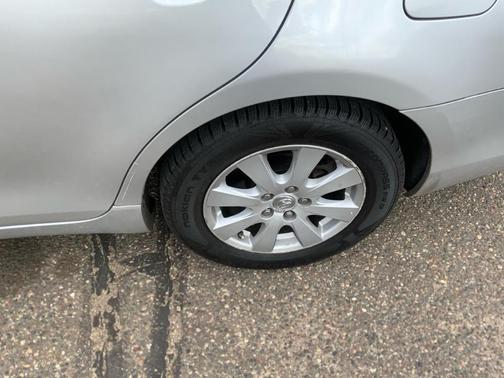 Silver 2008 Toyota Camry LE V6
