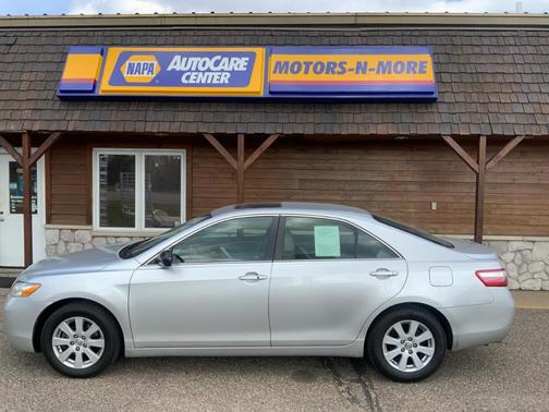 Silver 2008 Toyota Camry LE V6