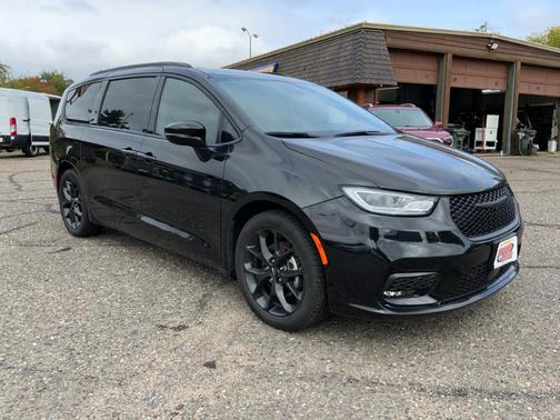 2024 Chrysler Pacifica Limited