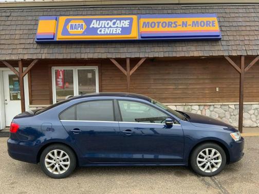 Blue 2014 Volkswagen Jetta SE