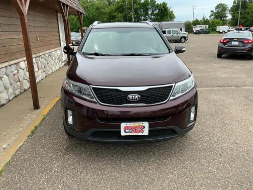 Red 2014 Kia Sorento LX