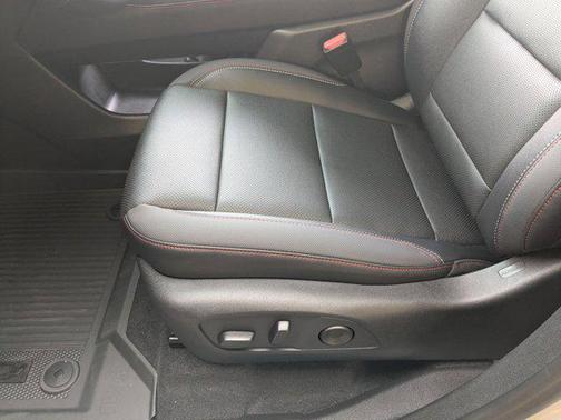 Sandstone Gray 2026 Chevrolet Traverse AWD Z71