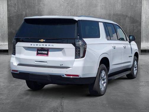 2025 Chevrolet Suburban LT