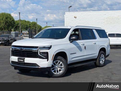 2025 Chevrolet Suburban LS