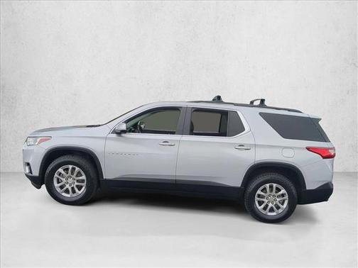 Silver Ice Metallic 2020 Chevrolet Traverse LT Cloth