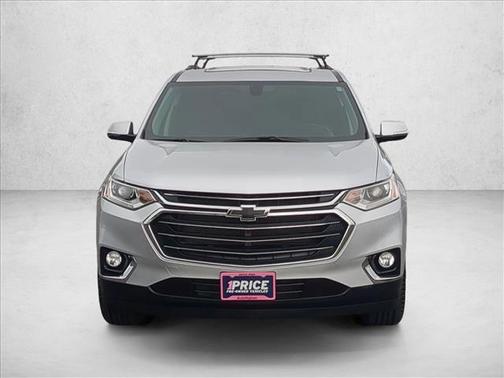 Silver Ice Metallic 2020 Chevrolet Traverse LT Cloth