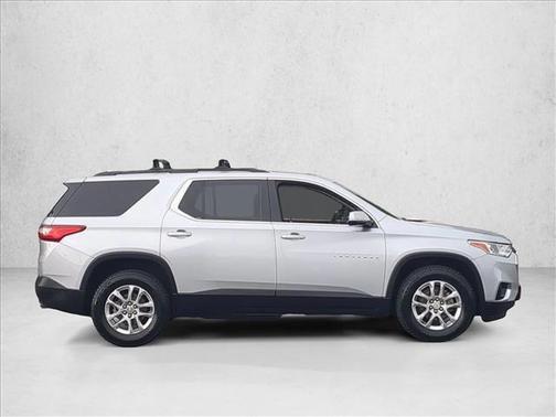 Silver Ice Metallic 2020 Chevrolet Traverse LT Cloth