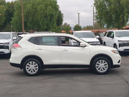 Glacier White 2015 Nissan Rogue S