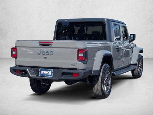 Sting-Gray Clearcoat 2021 Jeep Gladiator Overland