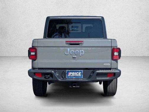 Sting-Gray Clearcoat 2021 Jeep Gladiator Overland