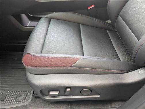 Polar White Tricoat 2026 Chevrolet Equinox FWD RS