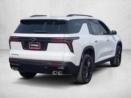 Summit White 2026 Chevrolet Traverse LT