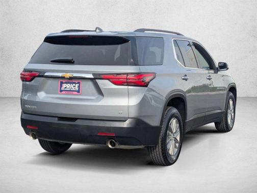 Sterling Gray Metallic 2023 Chevrolet Traverse LT Cloth