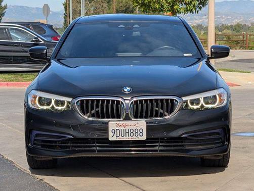 Black Sapphire Metallic 2019 BMW 530e iPerformance