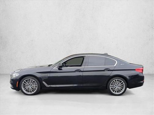 Black Sapphire Metallic 2019 BMW 530e iPerformance