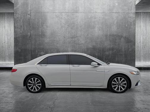 2017 Lincoln Continental Premiere