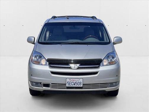 2004 Toyota Sienna XLE Limited