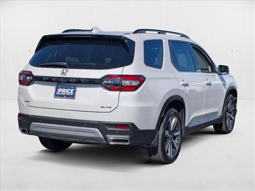 2023 Honda Pilot AWD Elite