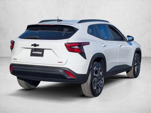 Summit White 2026 Chevrolet Trax FWD 2RS