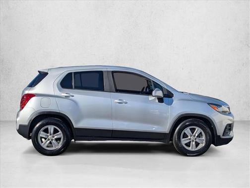 Silver Ice Metallic 2020 Chevrolet Trax LS