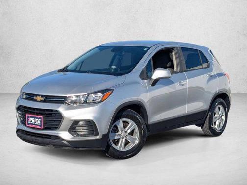 Silver Ice Metallic 2020 Chevrolet Trax LS