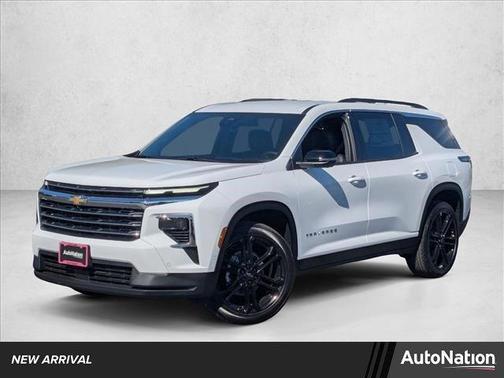 Summit White 2026 Chevrolet Traverse LT